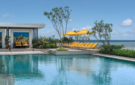 Swimming pool. Shangri-La Hotel Colombo, Sri Lanka. Hotel Review by TravelPlusStyle. Photo © Shangri-La 