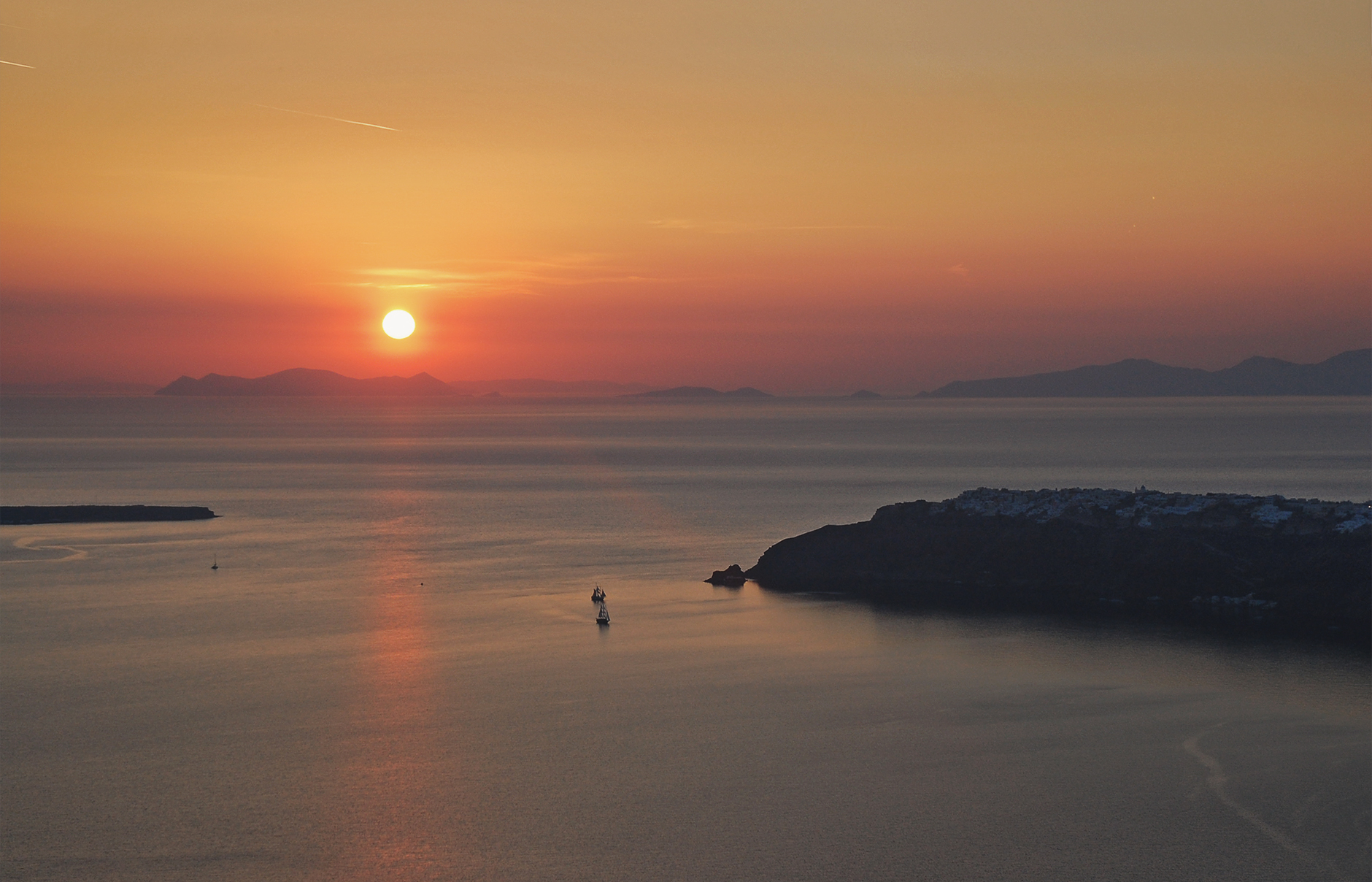 Dreams Luxury Suites, Santorini, Greece • Photo © TravelPlusStyle.com